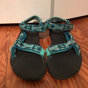 Teva sandals size 8